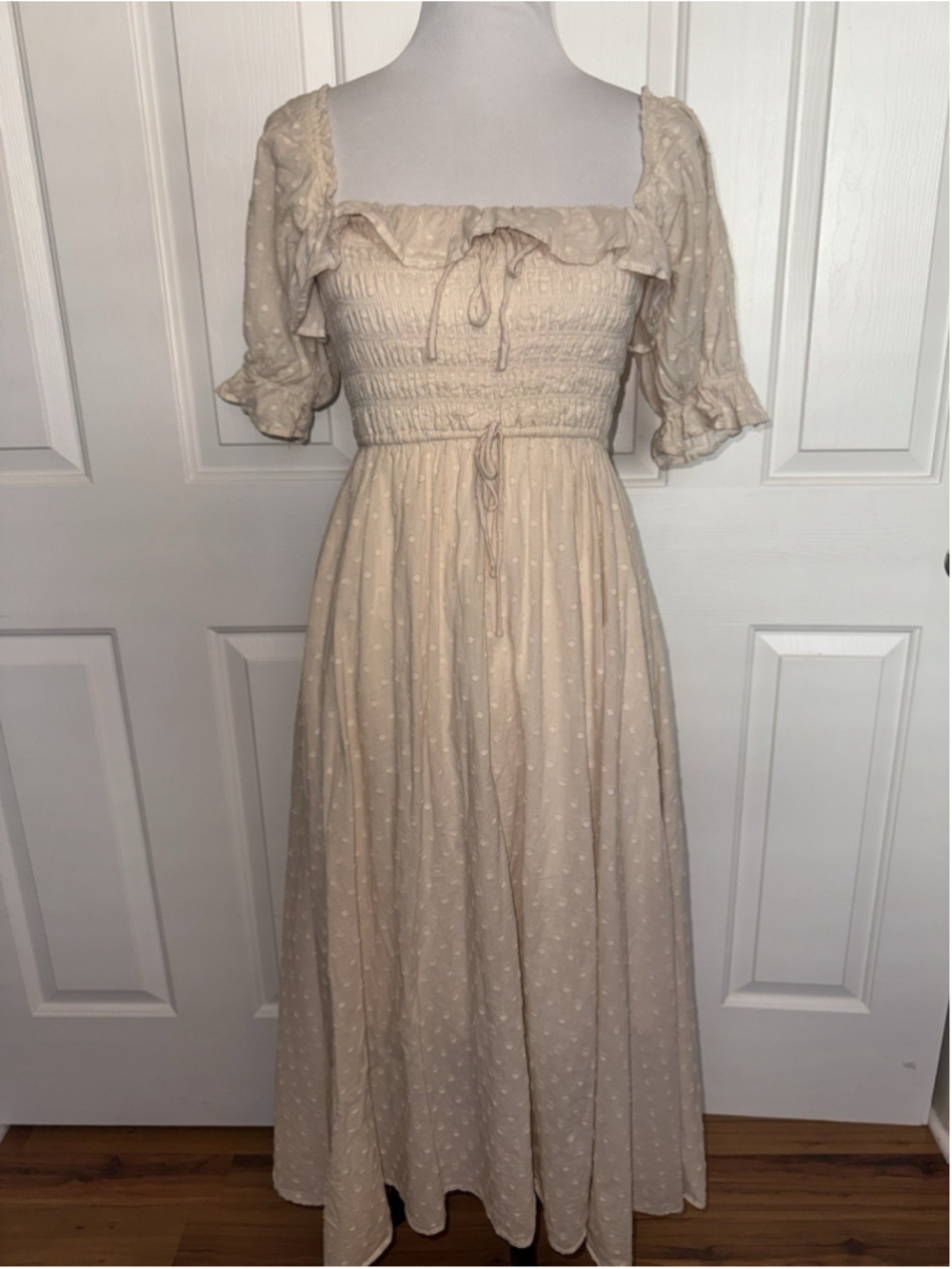 Milkmaid Maxi Dress Women's XS Cream Swiss Dot Cottagecore Prairie Smocked